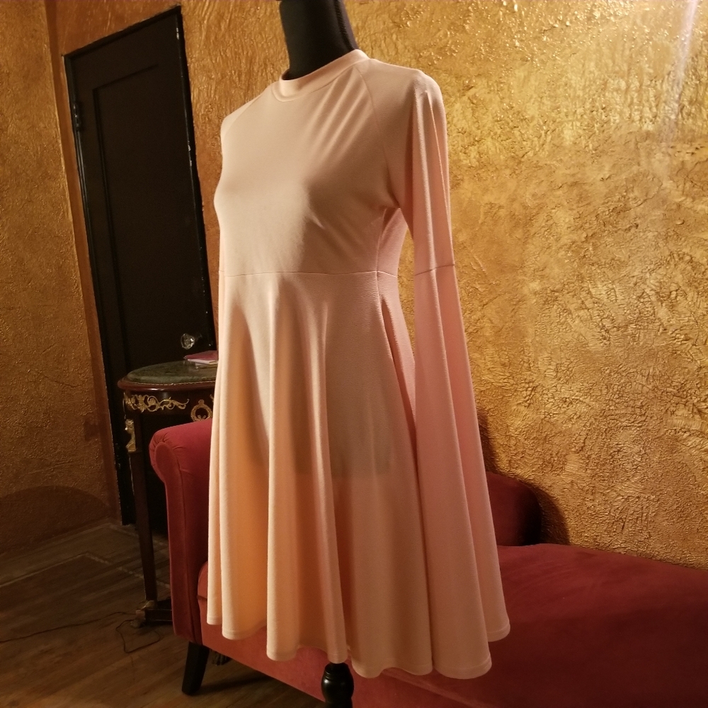 Dress - Picture 7 of 7
